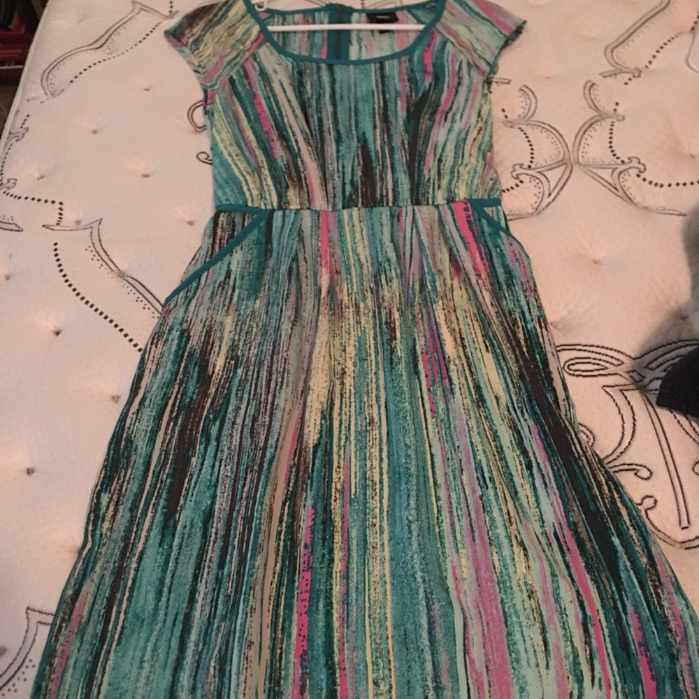 Beautiful watercolor style dress, NWOT, size xs